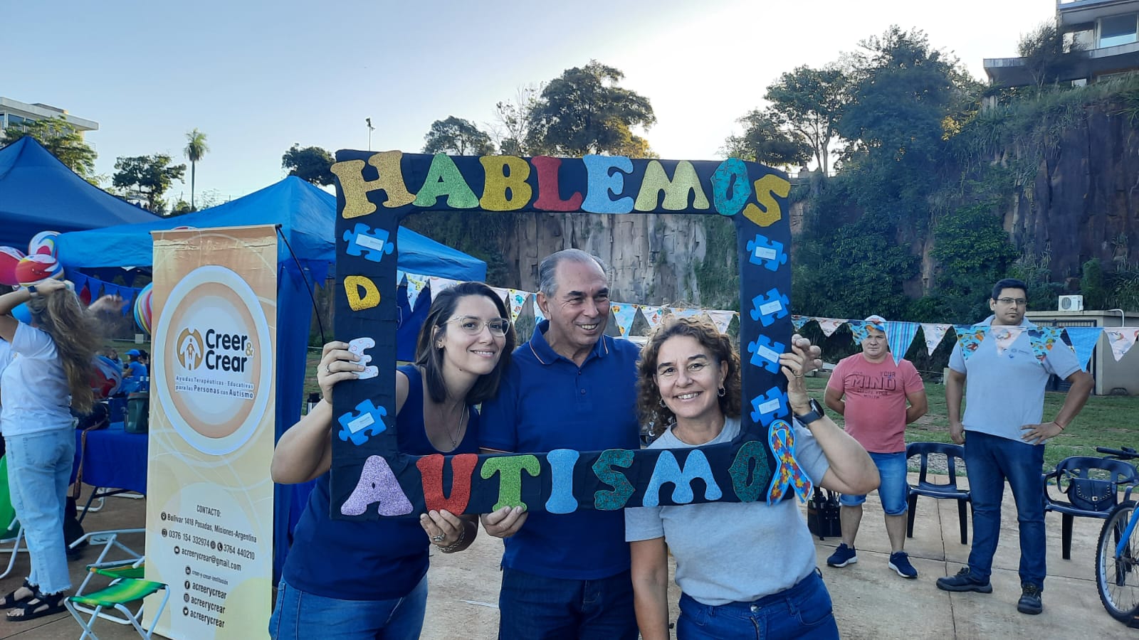 Se vistieron de azul para concientizar sobre el autismo